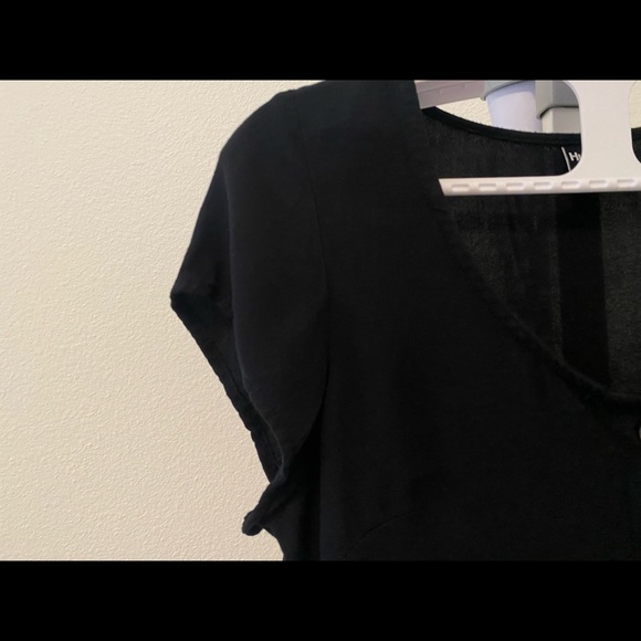 Hurley Sydney Short Sleeved Crop Top with Ruffled bottom - XS - black - Picture 3 of 5